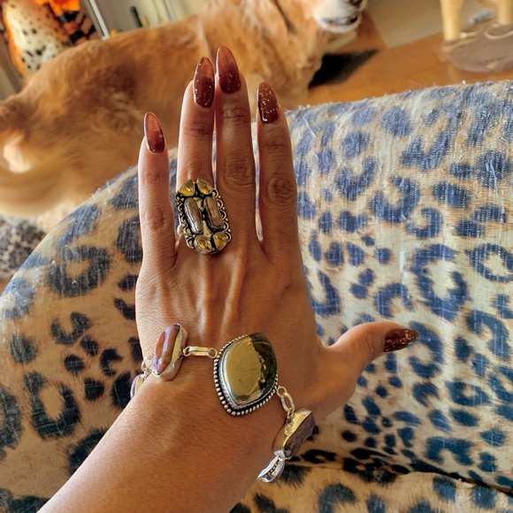 Ornate Silver Vintage Ring and bracelet - Picture 3 of 14